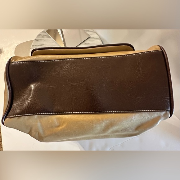 Vintage Capezio Tan Brown Trim Faux Leather Top Handbag Crossbody W Bag Charm - Picture 11 of 16